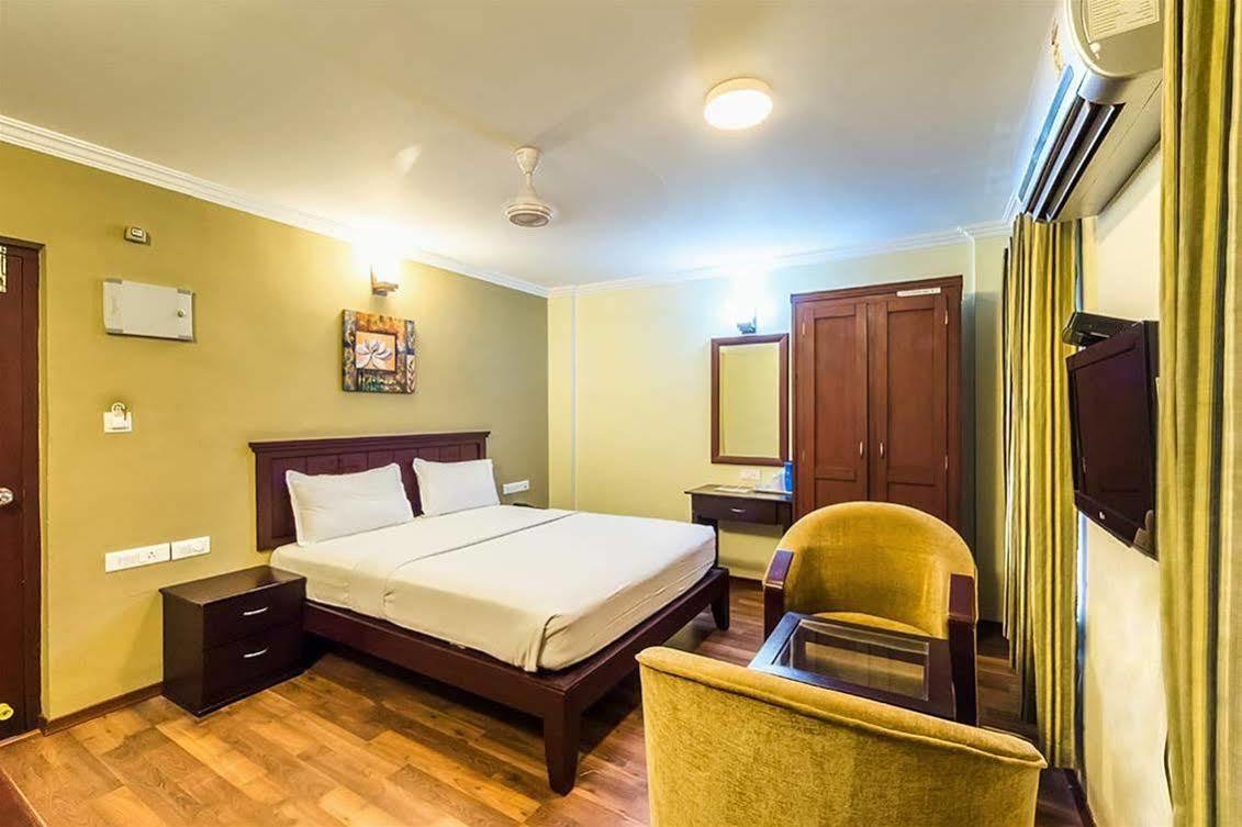 Century Grand Hotel Mananthavady Eksteriør bilde