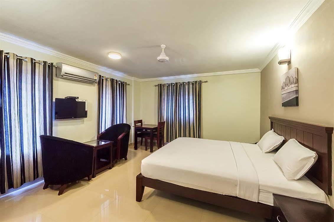 Century Grand Hotel Mananthavady Eksteriør bilde
